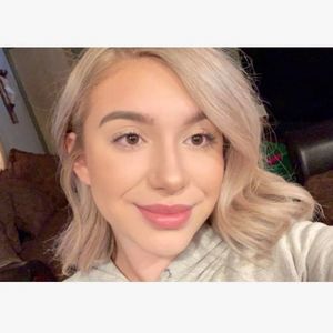 Meet your Posher, Daniela